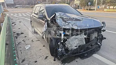 Photo 1 of 9: 2019 Hyundai Santa Fe, VIN KMHS581ADLU209402 — Korean insurance auction