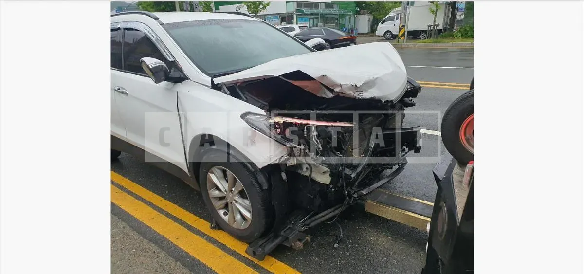 Photo 2 of 4: 2016 Hyundai Santa Fe DM — Korean insurance auction