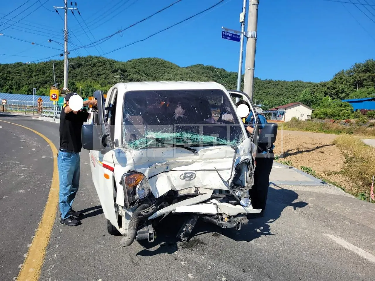 Photo 2 of 6: 2017 Hyundai 트럭 /한국쓰리축1톤롱바디트럭, VIN KMFZCZ7KBJU502421 — Korean insurance auction