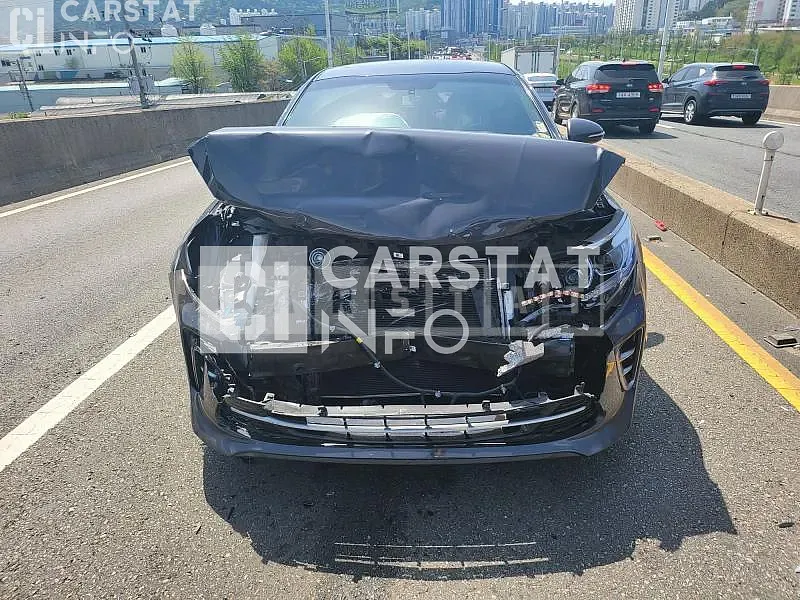 Photo 2 of 13: 2017 Kia K5, VIN KNAGX411BHA138711 — Korean insurance auction