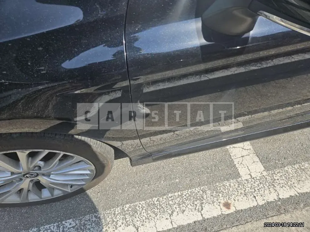 Photo 2 of 19: 2019 Toyota Camry, VIN JTNB11HKXK3087825 — Korean insurance auction