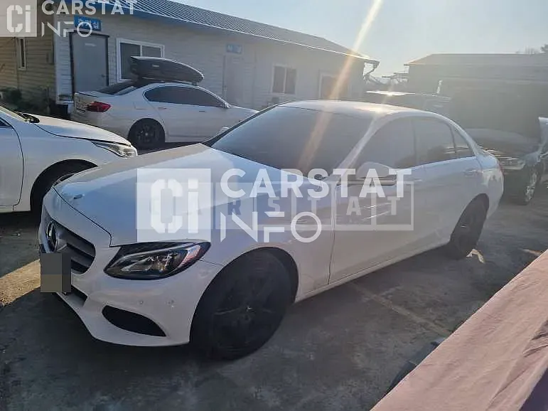Photo 2 of 15: 2016 Mercedes-Benz C 200d, VIN WDDWF3HB5GF318743 — Korean insurance auction