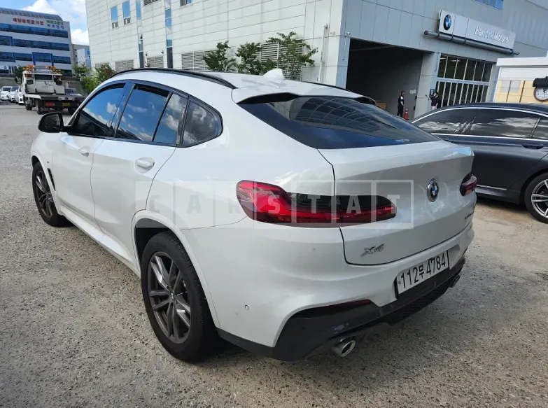 Photo 2 of 5: 2020 BMW X4 xDrive20d M Sport Package, VIN WBAVJ9100L9A45347 — Korean insurance auction