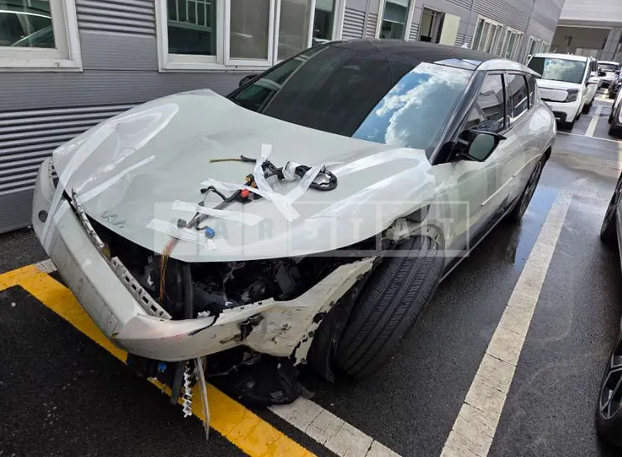 Photo 2 of 10: 2021 Kia EV6 Long Range Earth 2WD — Korean insurance auction