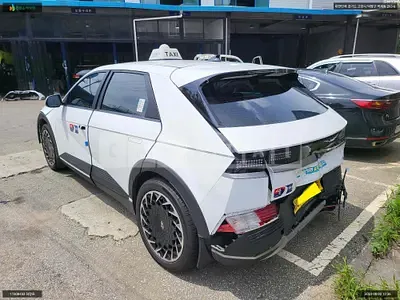 Photo 1 of 48: 2022 Hyundai IONIQ 5, VIN KMHKL81FPPU127891 — Korean insurance auction