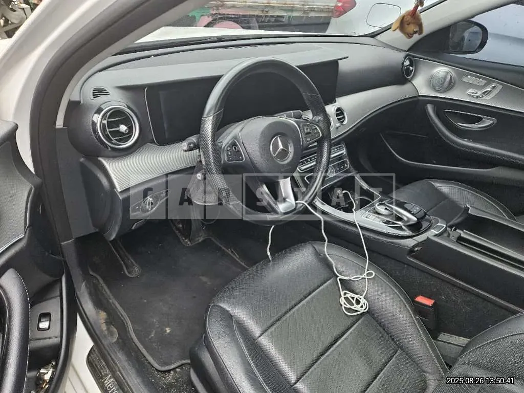Photo 2 of 22: 2016 Mercedes-Benz E300 — Korean insurance auction