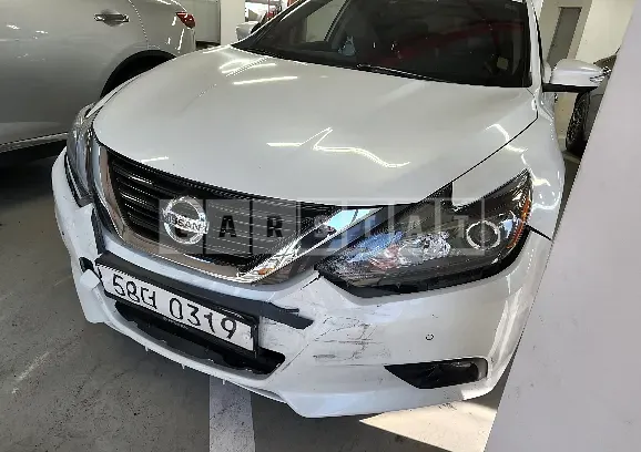 Photo 2 of 6: 2017 Nissan Altima 3.5, VIN 1N4BL3APXHC100605 — Korean insurance auction