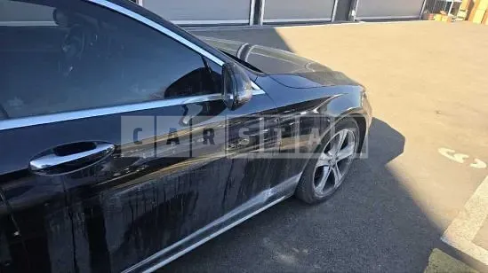 Photo 2 of 37: 2017 Mercedes-Benz E 200, VIN WDDZF4CB7HA116351 — Korean insurance auction