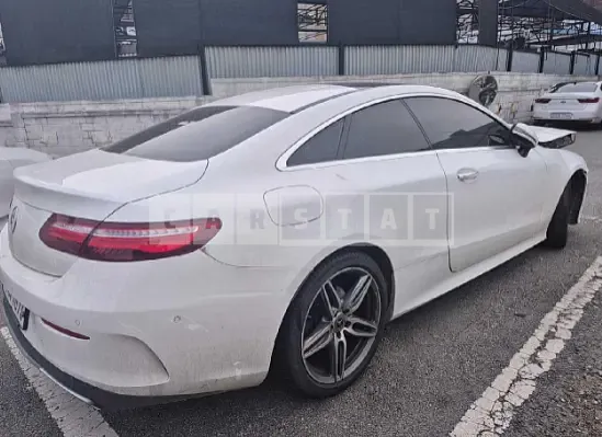 Photo 2 of 18: 2020 Mercedes-Benz E220d Coupe — Korean insurance auction