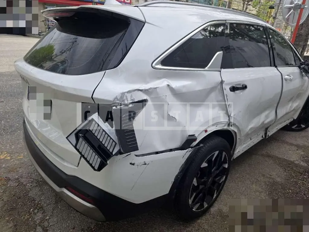 Photo 2 of 36: 2024 Kia Sorento Gasoline — Korean insurance auction