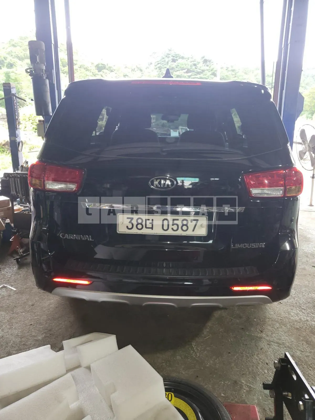 Photo 2 of 6: 2015 Kia Carnival 2.2, VIN KNAME81ABGS179934 — Korean insurance auction