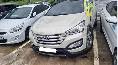 Photo 1 of 16: 2015 Hyundai Santa Fe, VIN KMHSW81UBFU470830 — Korean insurance auction