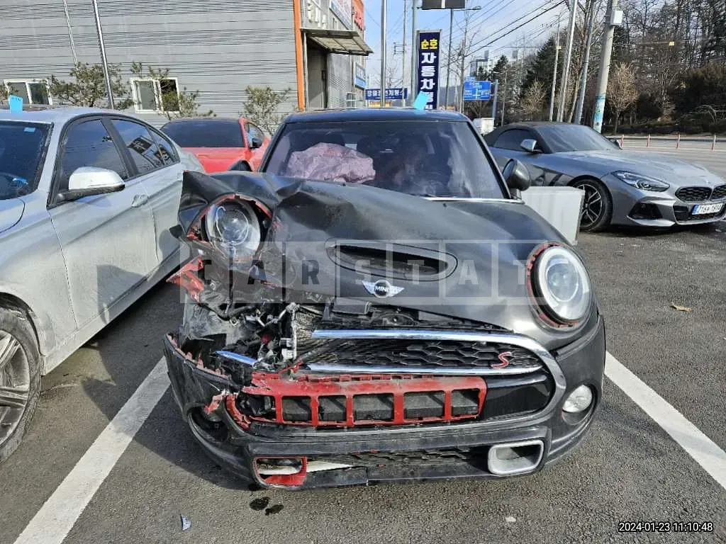 Photo 2 of 7: 2015 MINI Cooper S Five-Door, VIN WMWXU3107FT892674 — Korean insurance auction