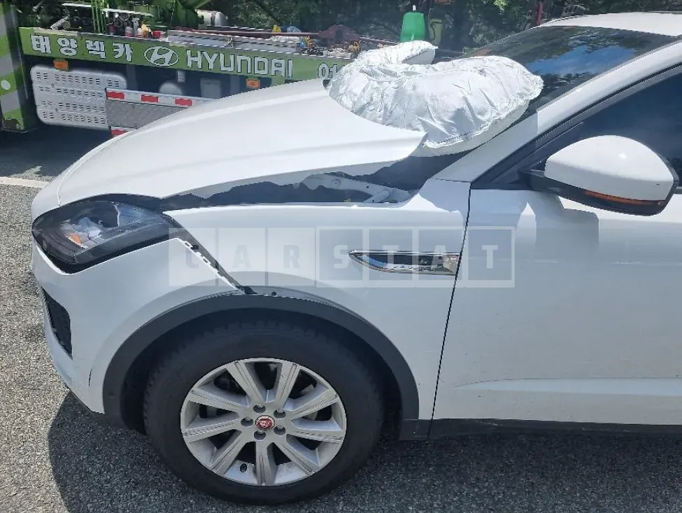 Photo 2 of 11: 2019 Jaguar E-Pace D180 — Korean insurance auction