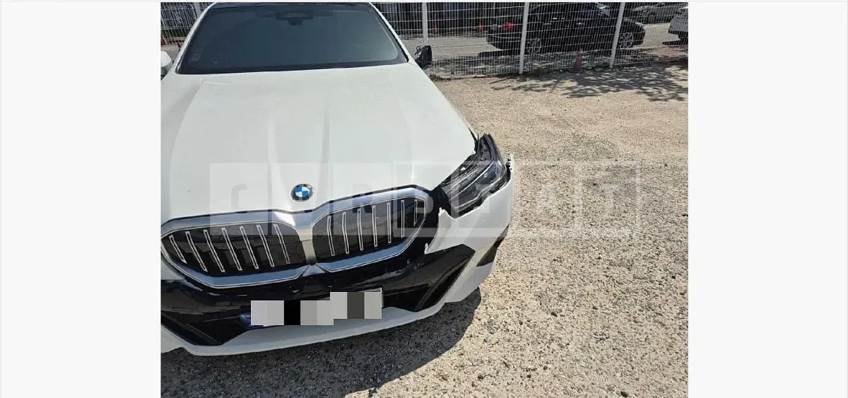 Photo 2 of 29: 2025 BMW 520i — Korean insurance auction