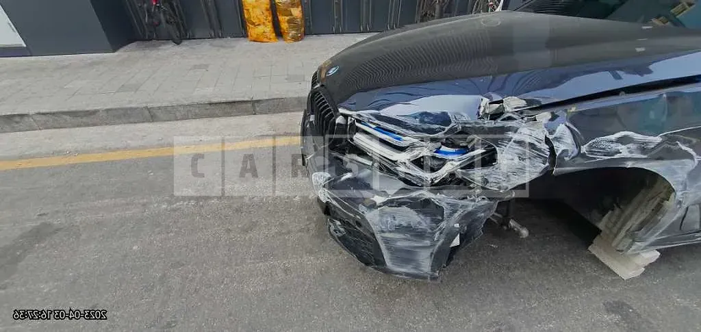 Photo 2 of 9: 2022 BMW 530e, VIN WBA51AG02NCK07541 — Korean insurance auction