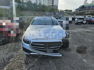 Photo 1 of 13: 2021 Mercedes-Benz E250 — Korean insurance auction
