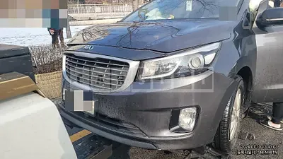 Photo 1 of 18: 2015 Kia Carnivals, VIN KNHMF37ABGS170511 — Korean insurance auction