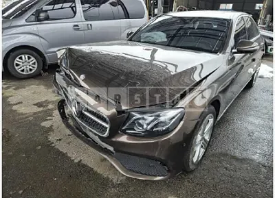 Photo 1 of 18: 2017 Mercedes-Benz E220d 4Matic — Korean insurance auction