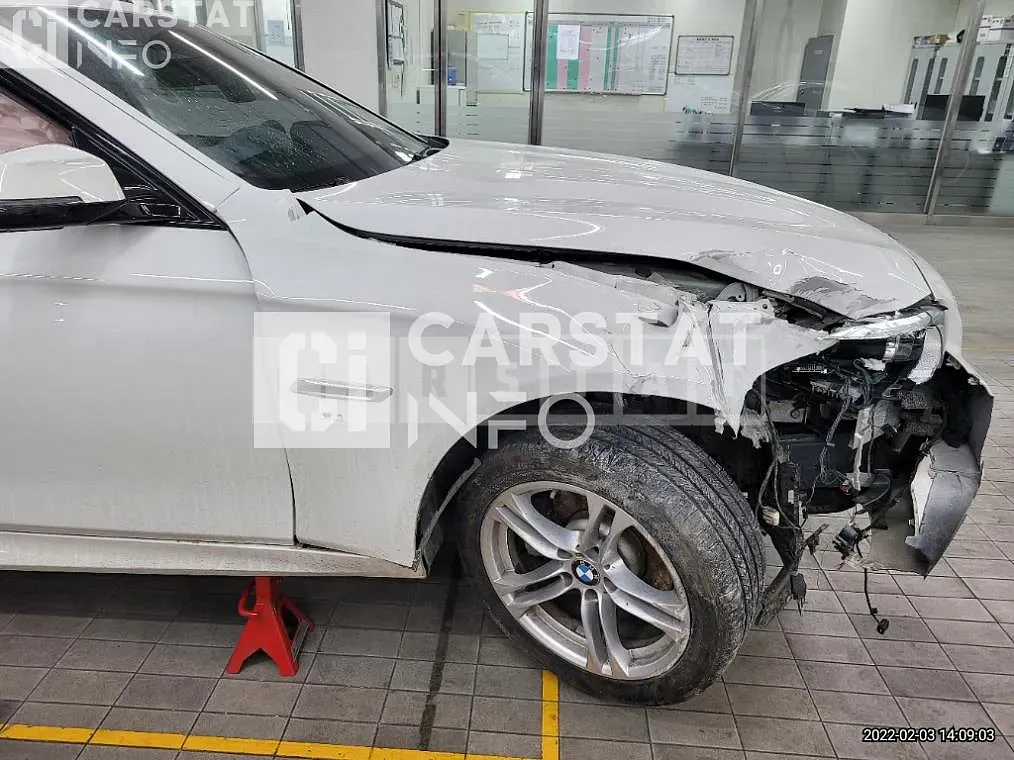 Photo 2 of 20: 2016 BMW 520d xDrive, VIN WBA5E7107GG567366 — Korean insurance auction