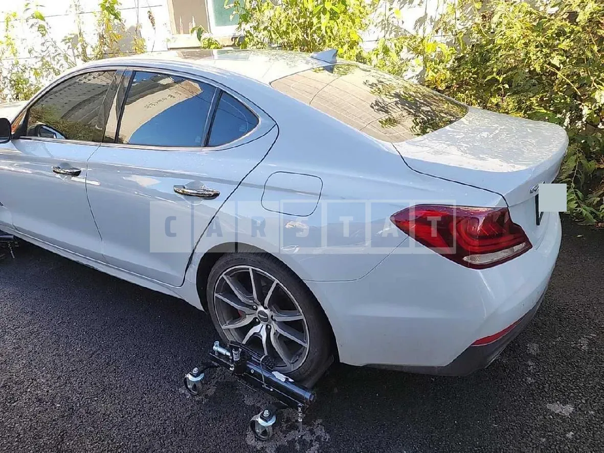 Photo 2 of 10: 2018 Genesis G70 2.0T — Korean insurance auction