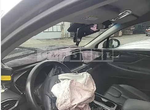 Photo 2 of 16: 2019 Hyundai Santa Fe, VIN KMHS281CDKU063413 — Korean insurance auction