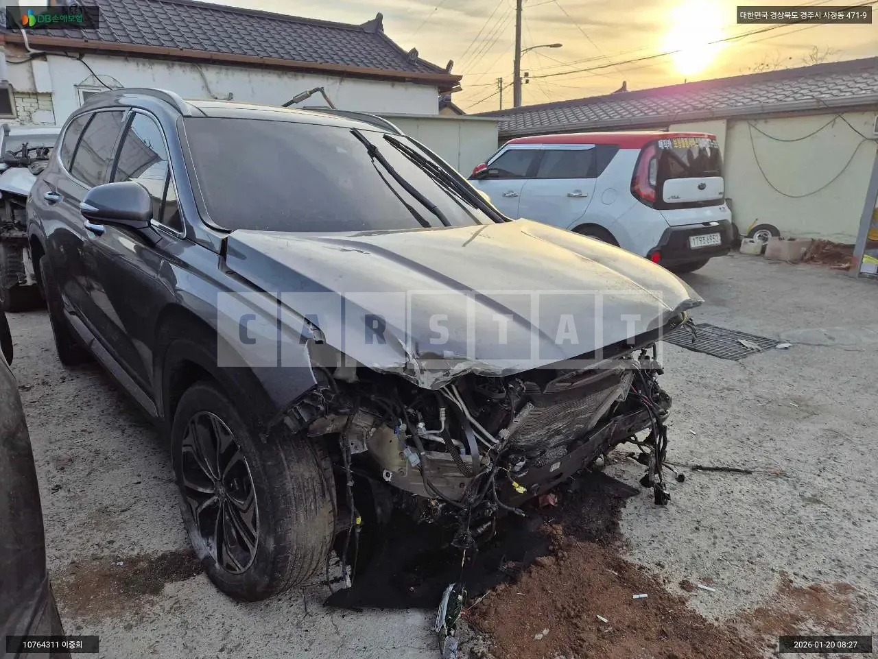 Photo 2 of 20: 2018 Hyundai Santa Fe, VIN KMHS381CDKU015653 — Korean insurance auction