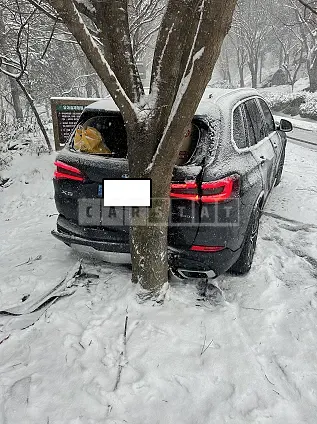 Photo 2 of 50: 2022 BMW X5 xDrive 30d, VIN WBAJU810XN9L27804 — Korean insurance auction