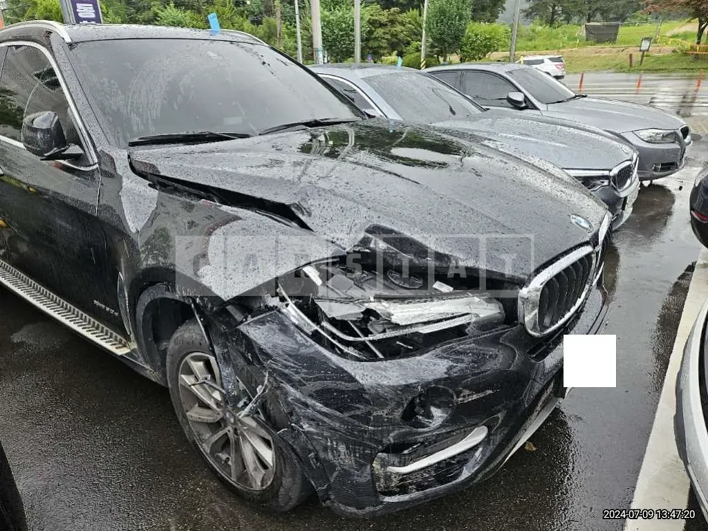 Photo 2 of 7: 2017 BMW X6 xDrive 30d — Korean insurance auction