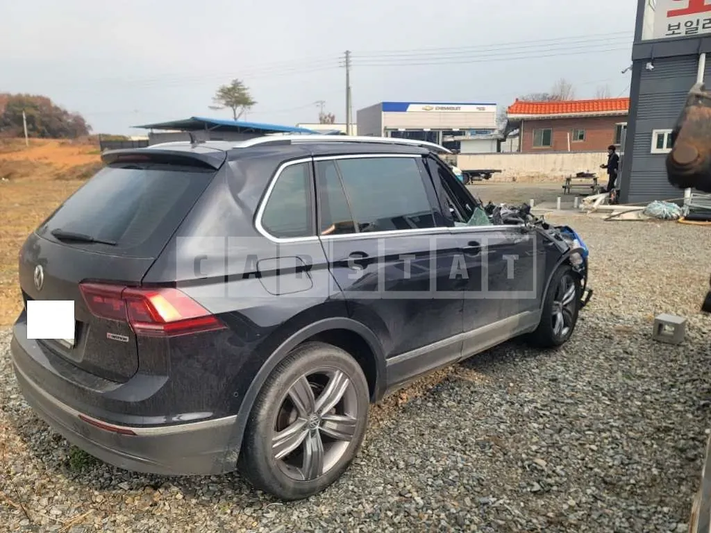 Photo 2 of 7: 2018 Volkswagen Tiguan 2.0 TDI 4MOTION — Korean insurance auction