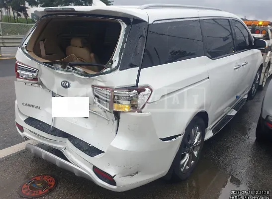 Photo 2 of 11: 2019 Kia Carnival, VIN KNAME81ABKS572020 — Korean insurance auction