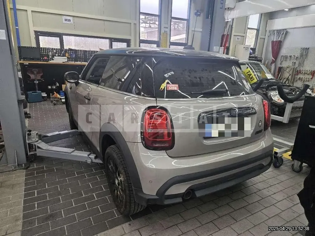Photo 2 of 63: 2021 MINI Cooper — Korean insurance auction