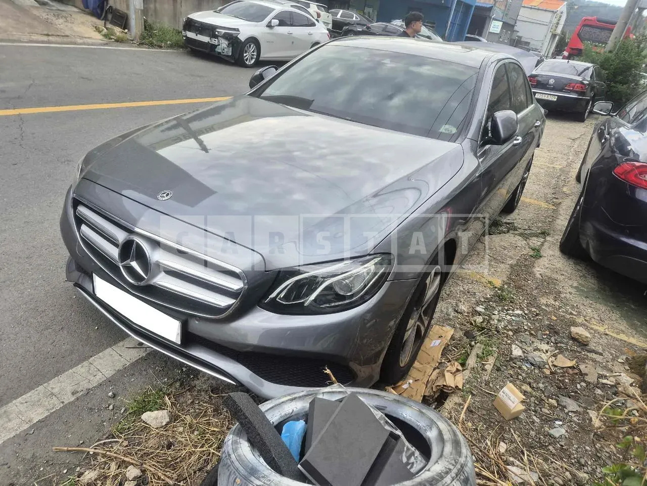 Photo 2 of 16: 2019 Mercedes-Benz E300, VIN WDDZF4JB3KA662557 — Korean insurance auction