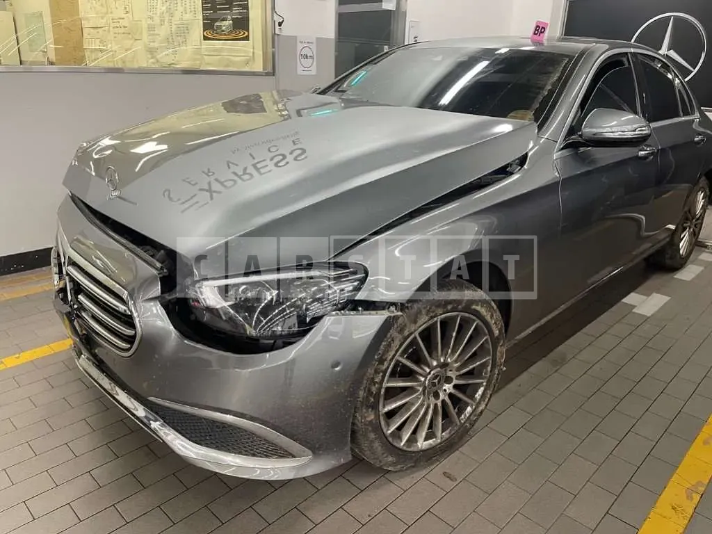 Photo 2 of 10: 2020 Mercedes-Benz E250 — Korean insurance auction
