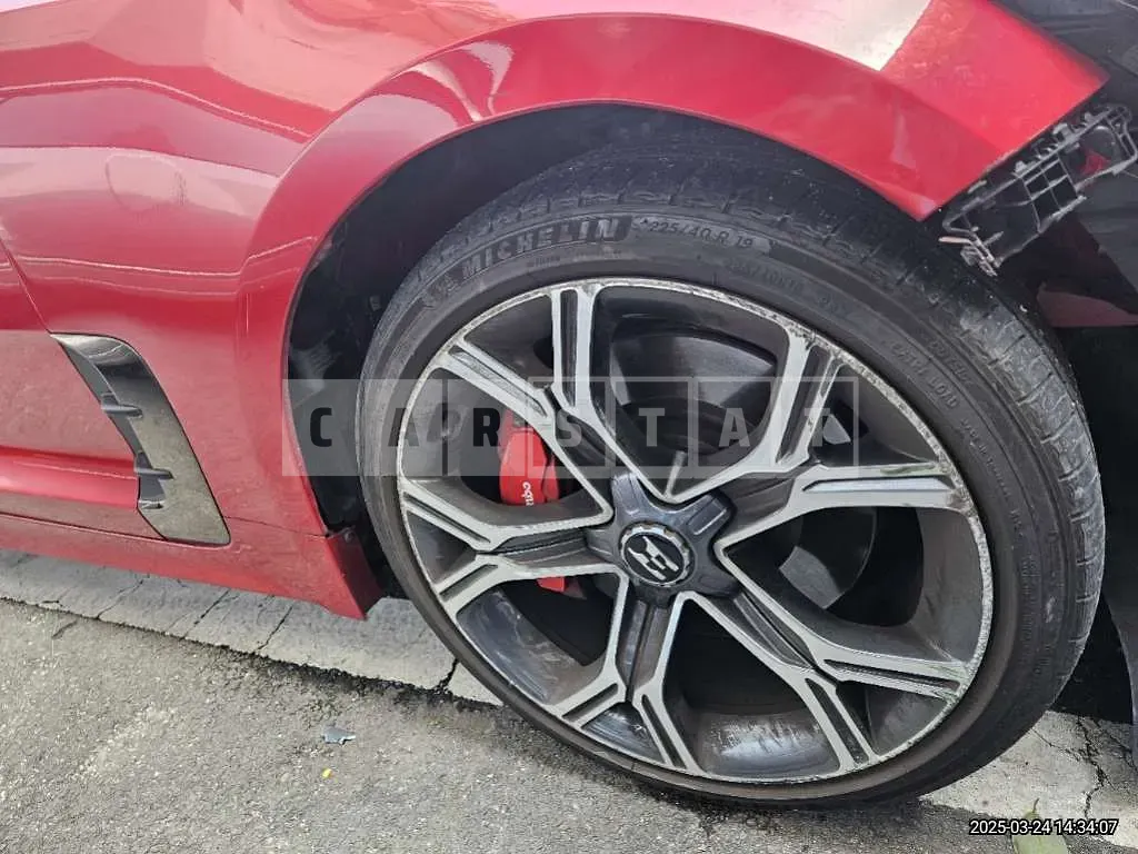 Photo 2 of 3: 2017 Kia (parts) Stinger 3.3 Headlamp, Wheel — Korean insurance auction
