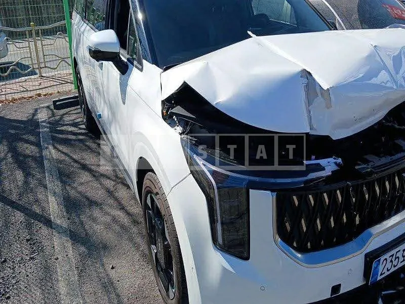Photo 2 of 39: 2025 Kia Carnival Hybrid, VIN KNANC81ABSS107303 — Korean insurance auction