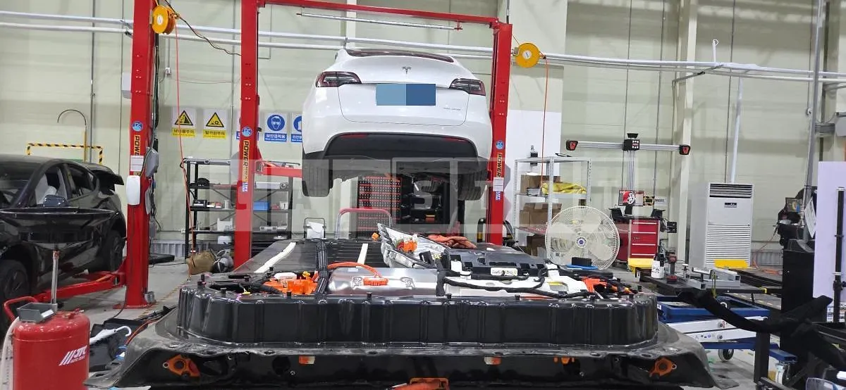 Photo 2 of 18: 2022 Tesla Model Y Long Range, VIN 7SAYGDEEXNF566561 — Korean insurance auction