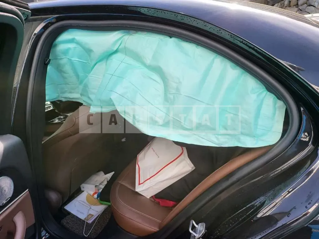Photo 2 of 8: 2018 Mercedes-Benz E300, VIN WDDZF4JB4JA466142 — Korean insurance auction