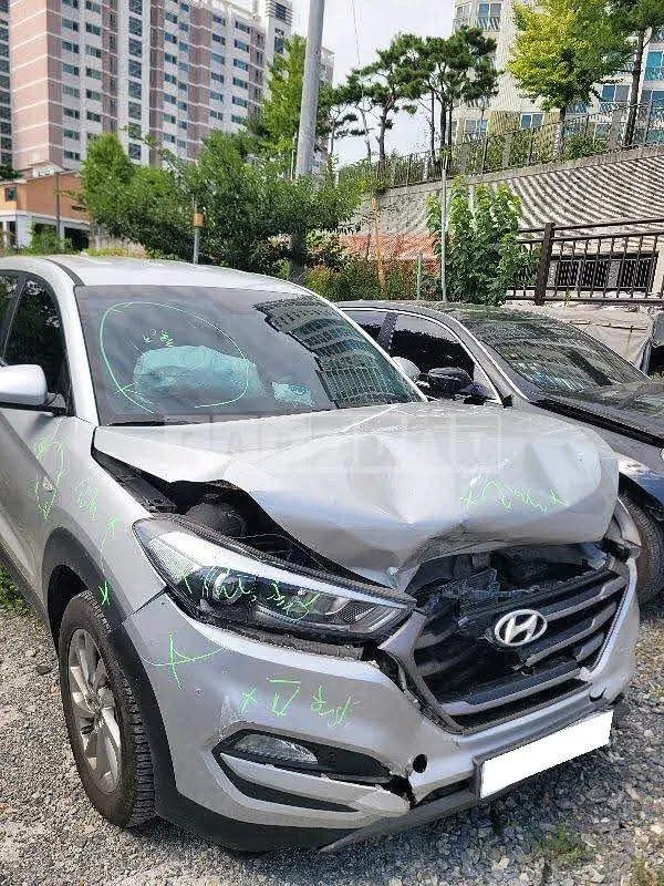 Photo 2 of 13: 2015 Hyundai Tucson, VIN KMHJ281ABGU137615 — Korean insurance auction