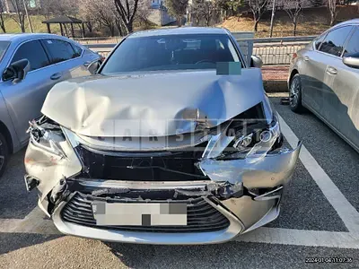 Photo 1 of 12: 2018 Lexus ES300h, VIN JTHBW1GG9J2180129 — Korean insurance auction