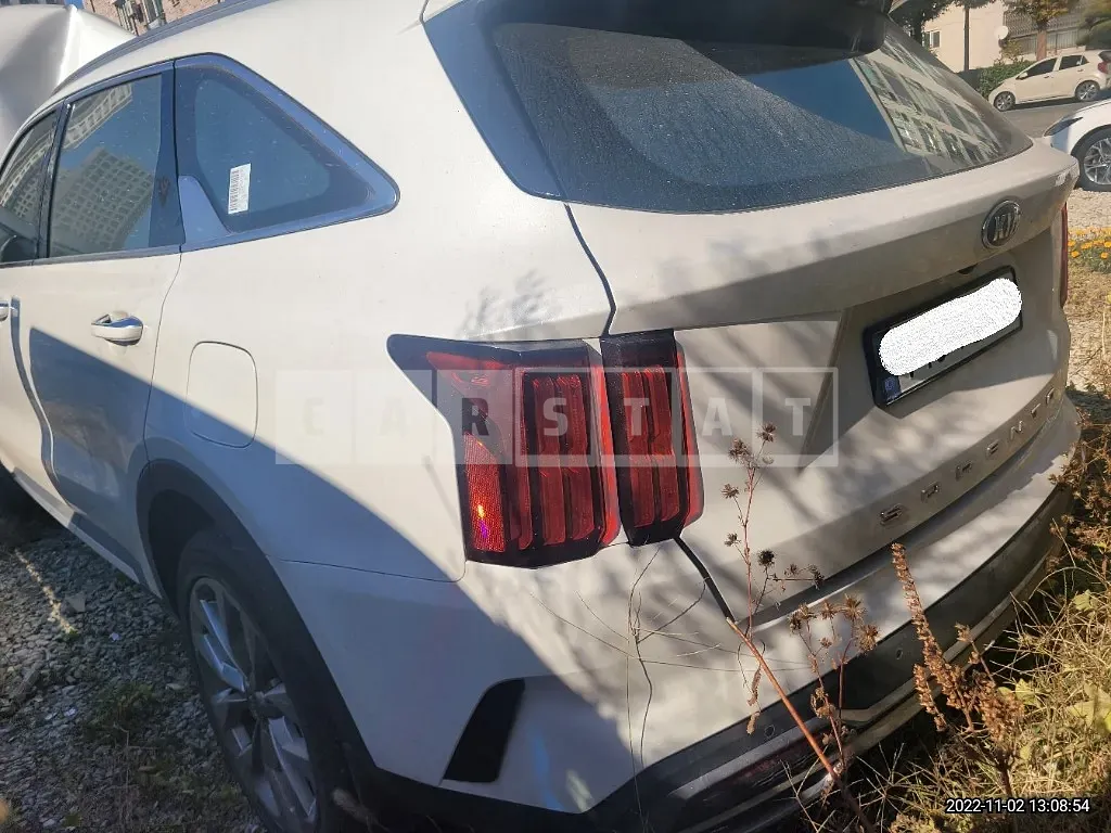 Photo 2 of 41: 2021 Kia Sorento, VIN KNARH81BGMA087932 — Korean insurance auction