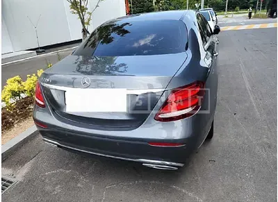Photo 1 of 10: 2019 Mercedes-Benz E220d — Korean insurance auction