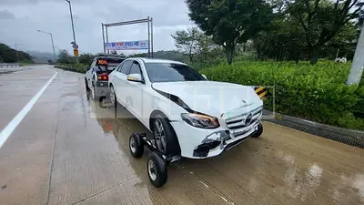 Photo 1 of 12: 2019 Mercedes-Benz E220d, VIN WDDZF0EB1KA582841 — Korean insurance auction
