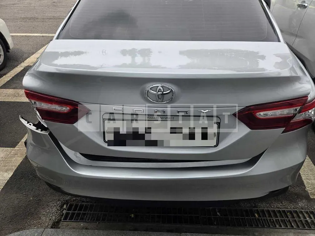Photo 2 of 18: 2018 Toyota Camry — Korean insurance auction