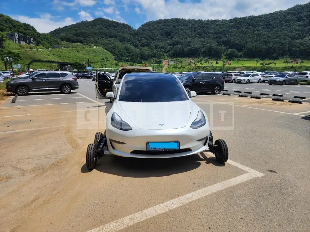 Photo 2 of 35: 2021 Tesla Model 3 Long Range, VIN 5YJ3E1EB0MF947433 — Korean insurance auction