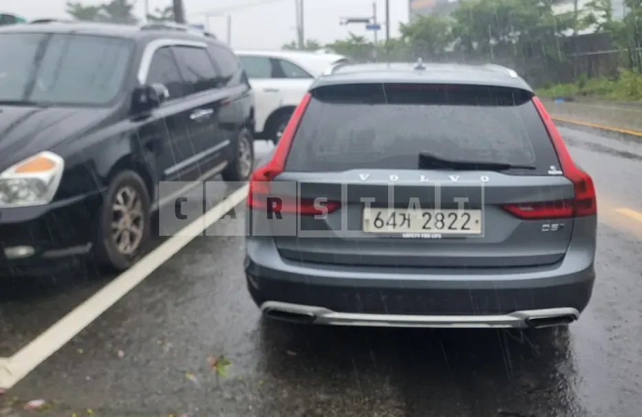 Photo 2 of 21: 2019 Volvo V90CCD5 AWD, VIN YV1PZ68TCK1066964 — Korean insurance auction