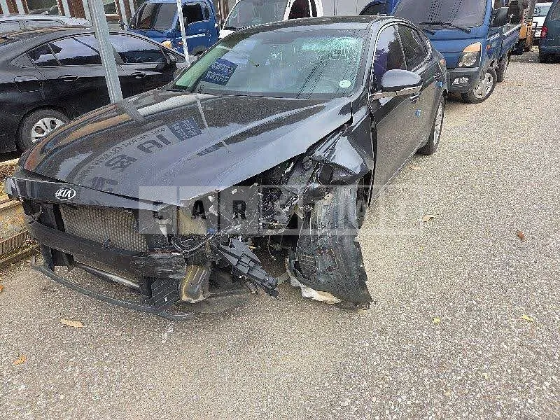 Photo 2 of 11: 2017 Kia K7, VIN KNALB415BHA094873 — Korean insurance auction