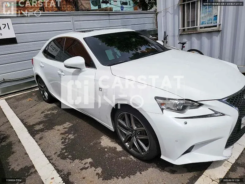 Photo 2 of 12: 2016 Lexus IS200T, VIN JTHBA5D2XG5030052 — Korean insurance auction
