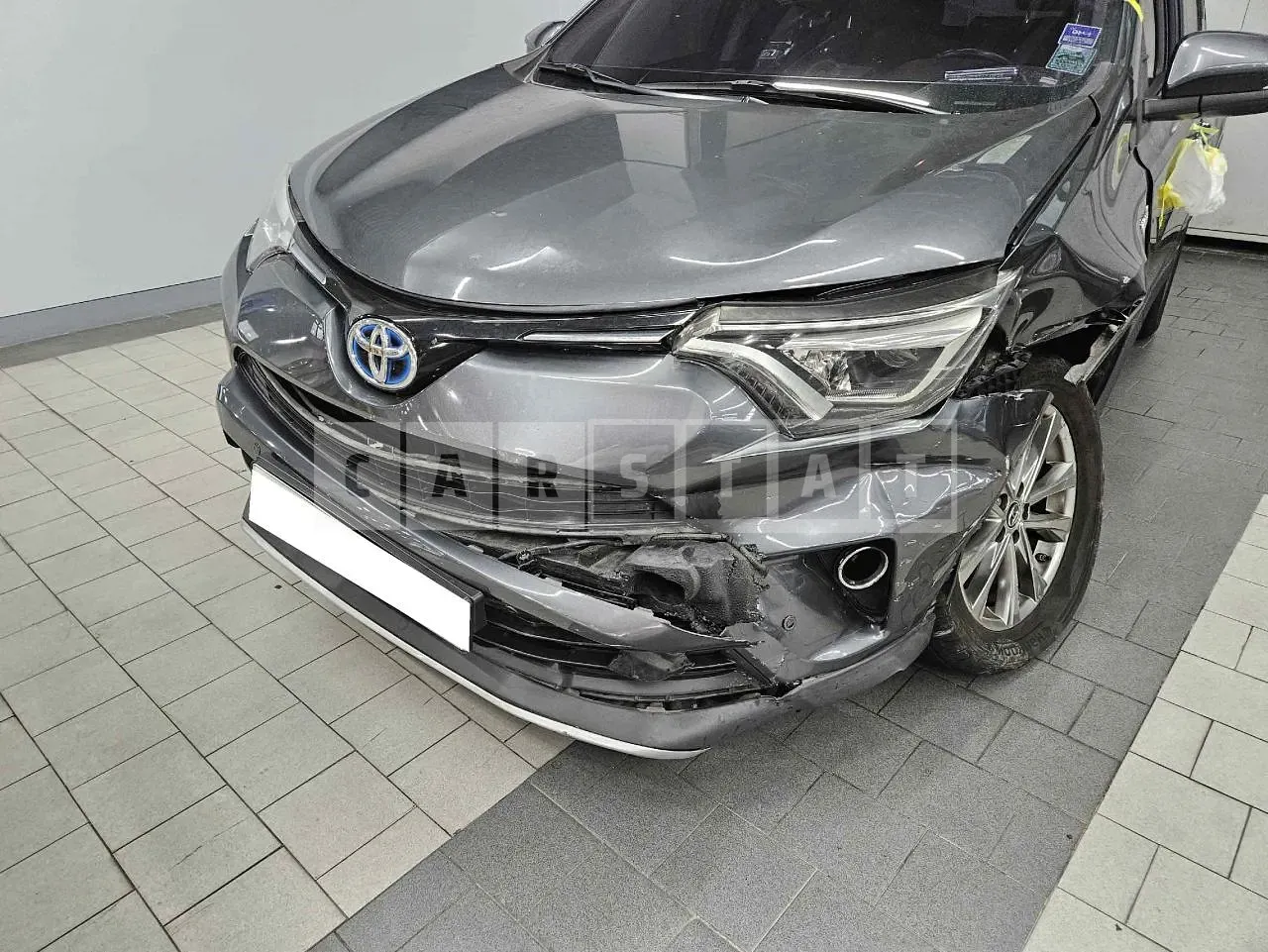 Photo 2 of 6: 2016 Toyota RAV4 Hybrid, VIN JTMDJREV5GD033490 — Korean insurance auction