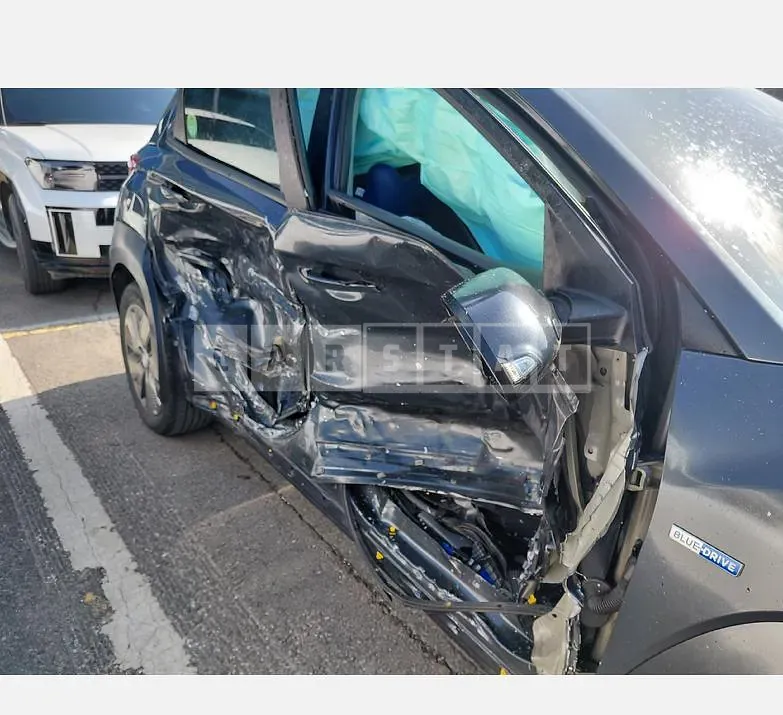 Photo 2 of 10: 2019 Hyundai Kona Electric Car, VIN KMHK381GFLU070012 — Korean insurance auction